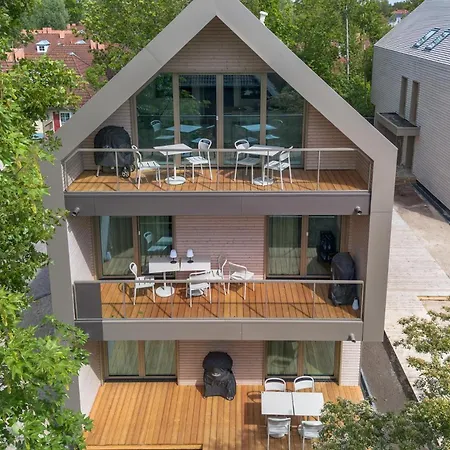 In Tossens With Kitchen Apartamento